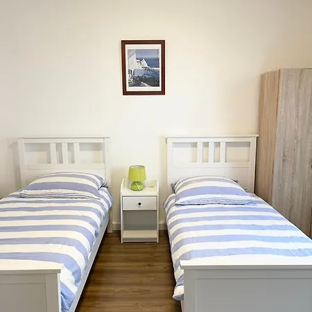 Easy To Duesseldorf Messe, 2-bedroom With Kitchen And Garden 아파트 *