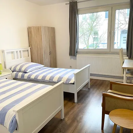 Easy To Duesseldorf Messe, 2-bedroom With Kitchen And Garden