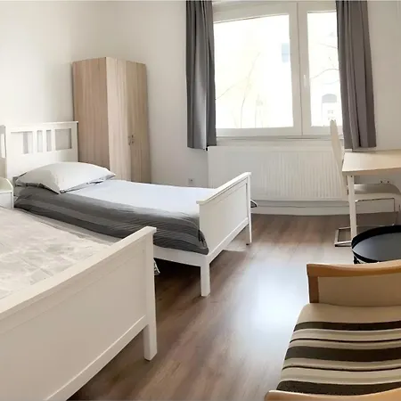 Easy To Duesseldorf Messe, 2-bedroom With Kitchen And Garden 아파트 뒤스부르크