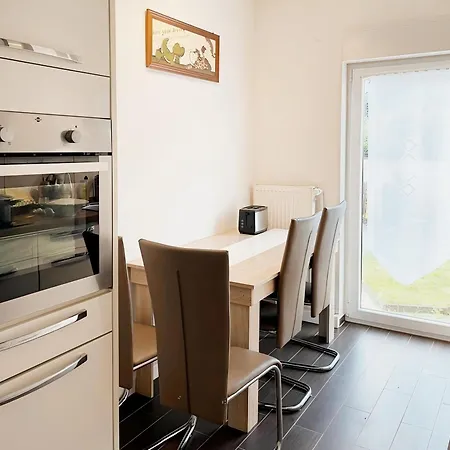 Easy To Duesseldorf Messe, 2-bedroom With Kitchen And Garden 아파트