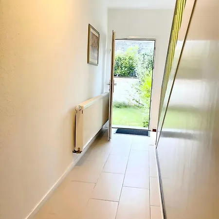 Easy To Duesseldorf Messe, 2-bedroom With Kitchen And Garden 아파트