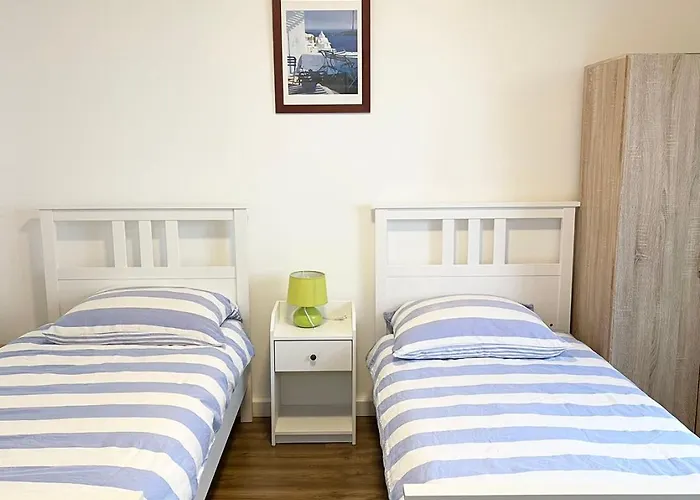 Easy To Duesseldorf Messe, 2-bedroom With Kitchen And Garden Апартаменты *