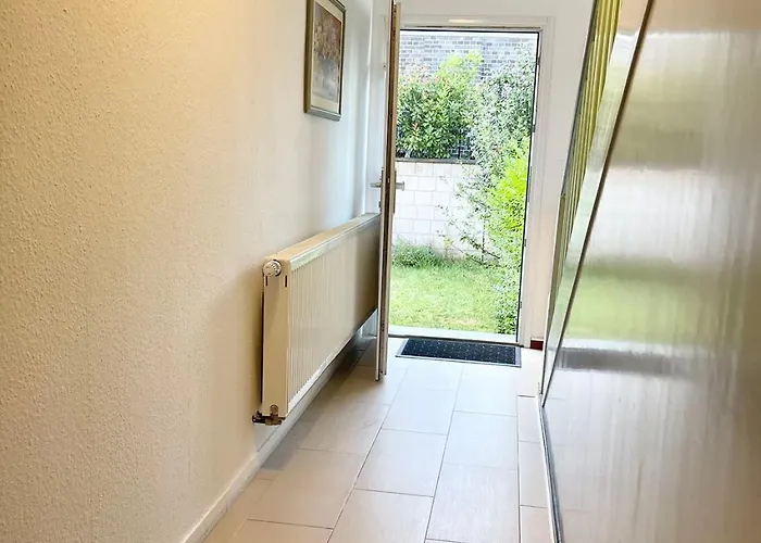 Easy To Duesseldorf Messe, 2-bedroom With Kitchen And Garden * Дуйсбург
