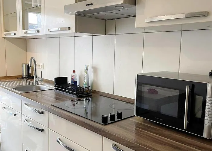 Апартаменты Easy To Duesseldorf Messe, 2-bedroom With Kitchen And Garden